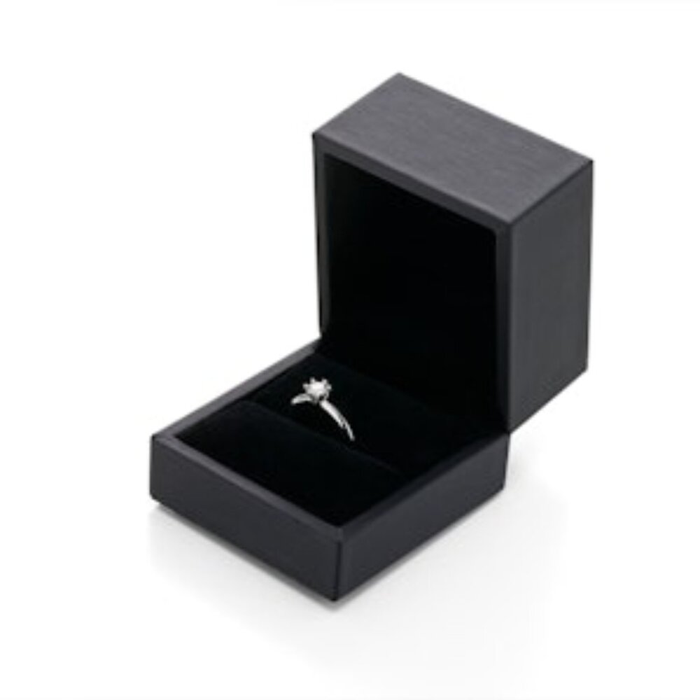 Francis Claire Silla Moissanite Ring - 0.42 Carat DEF - Size 8 - Picture 5 of 10